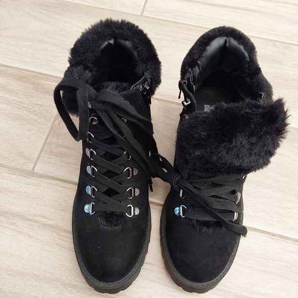 r2 Black Faux Suede & Fur NWOB Lace Up Ankle Boots.  Size 6M - Picture 2 of 8